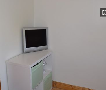 Huge room in 3-bedroom apartment in Tallaght, Dublin - Photo 6