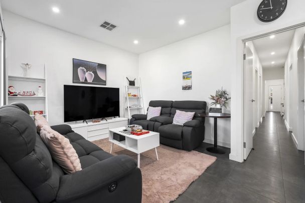 Beautifully Presented Home Offering Comfort, Space and Convenience - Photo 1