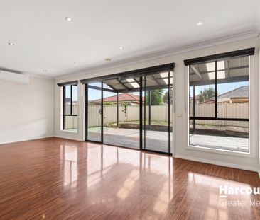 Stylish Family Living in a Prime Court Location - Photo 1