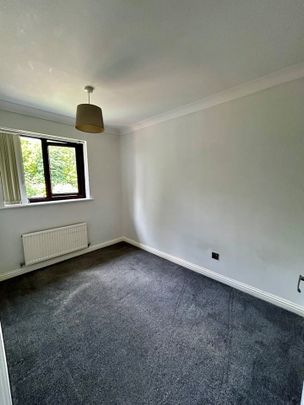 2 Bed Flat, Morley, LS27 - Photo 1