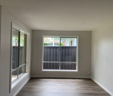 Modern duplex in Lake Munmorah - Photo 2