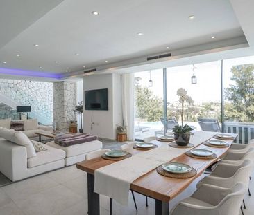 5 bedroom luxury Villa for rent in Benahavís, Andalusia - Photo 4
