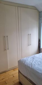 1 bedroom in a flat share to rent - Photo 3
