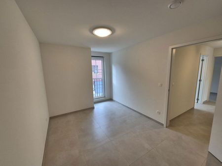 Instapklaar appartement met drie slaapkamers en ruim terras - Photo 2