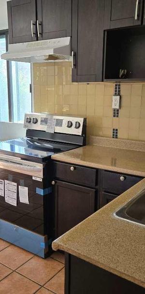 TRES GRAND 5 1/2 DANS COTE DES NEIGES ADJ OUTREMONT ET VMR - Photo 1