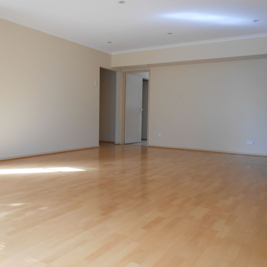 32 Mary Street, Clayton VIC 3168 - Townhouse For Rent | Domain - Photo 1