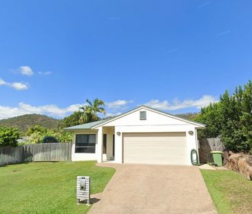 Spacious Family Living in a Quiet Cul-de-Sac - Photo 1