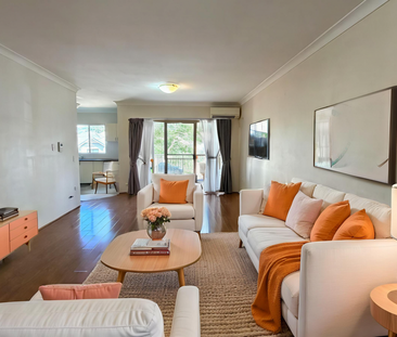 BEAUTIFUL 2 BED 2 BATH UNIT WITH SECURE CAR SPACE - Photo 2