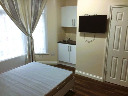 Studio to rent - Photo 5