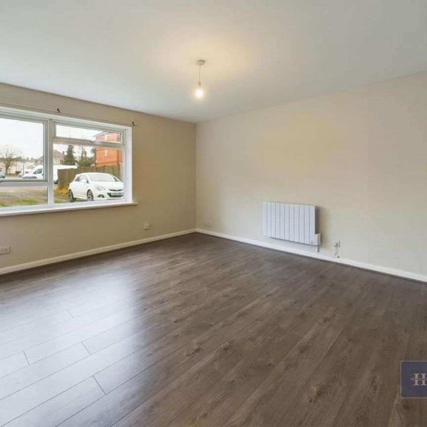 1 bedroom Flat To Let - Photo 1