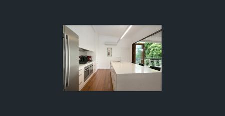 Stylish Queenslander in Prime Annerley Location - Photo 3