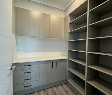 Coastal 4 Bedroom - 3.5 Bathroom - Stunning New Build - Ducted Air Con - Photo 2