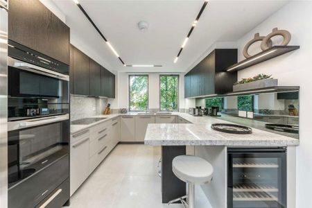 3 bedroom flat to rent - Photo 3
