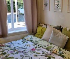 Cosy room near Wimbledon | Easy Commute | Parking Included - Photo 4