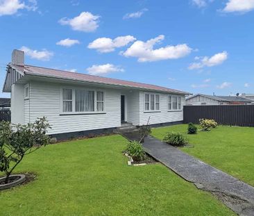 LEVIN - 3 BEDROOM - Photo 1