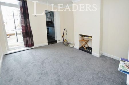 2 bedroom semi-detached house to rent - Photo 5