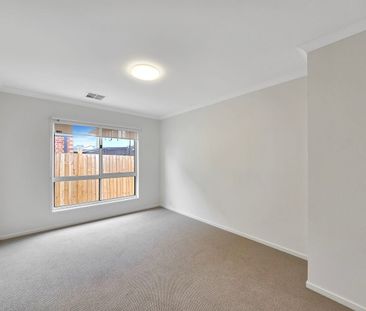 Stunning Family Home! - Photo 3