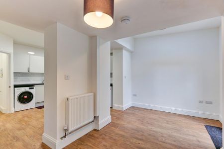 6 bedroom house to rent - Photo 2