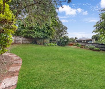 Charming Home in Palmwoods with Solar & Lawn Maintenance Included! - Photo 3