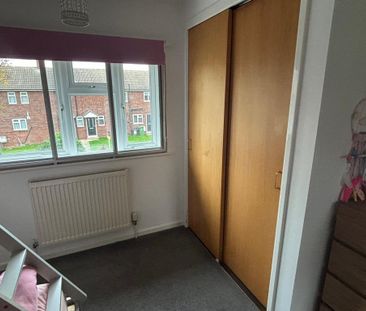 2 bedroom end of terrace house to rent - Photo 5