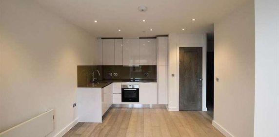 The Grove, Slough, Slough, sl1 - Photo 2