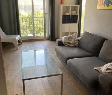 Location Appartement 4 pièces 69m² MARSEILLE 5ème - Photo 2
