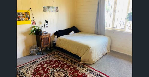 Charming & Affordable Flat – Only 10 Minutes to Brisbane CBD - Photo 1