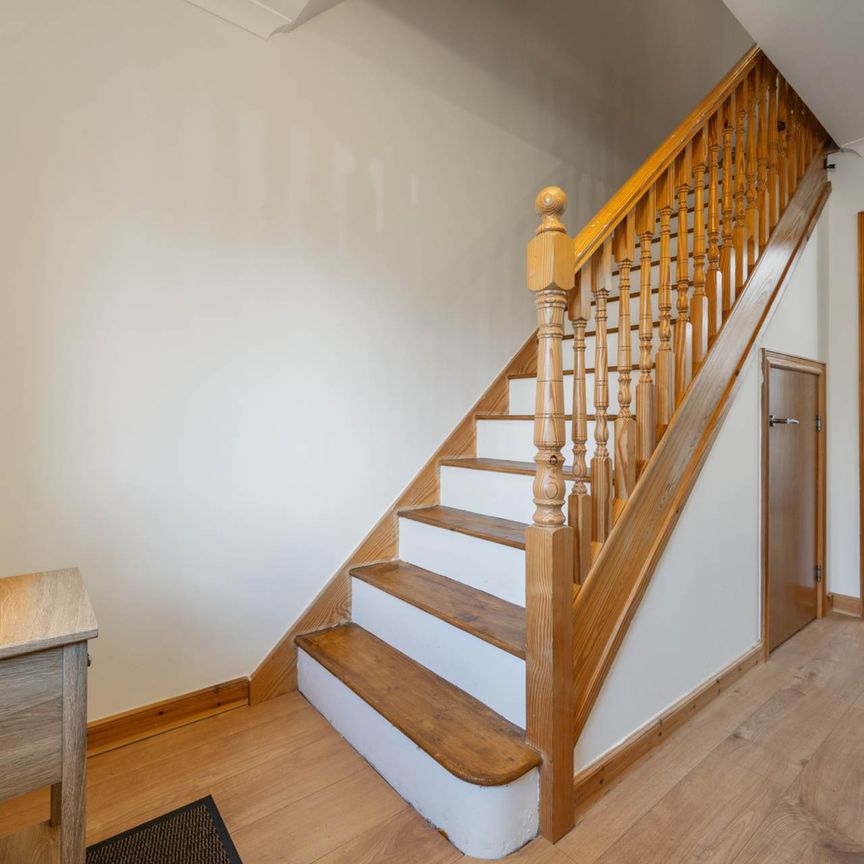 Price £1,250 pcm - Available Now - Furnished - Photo 1