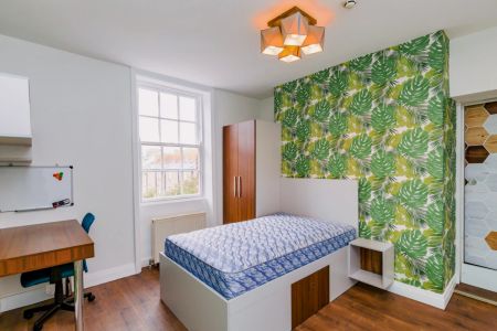 Flat 3-Bedroom A - Photo 3