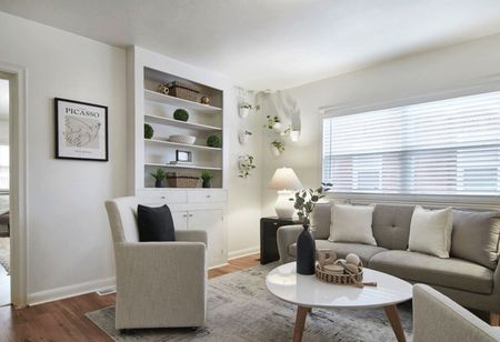 For Lease - 124 Agnes Street Unit# Main, Oshawa, Ontario - Photo 2