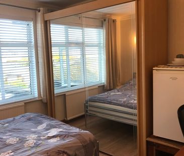 Room in a Shared House, Brockham Drive, IG2 - Photo 5