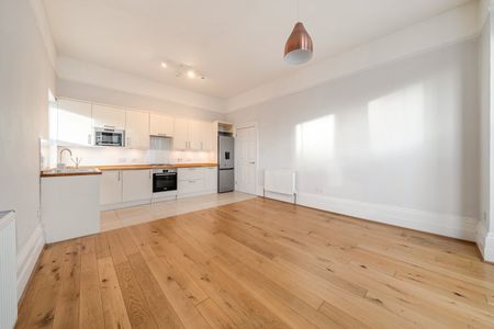 Cavendish Road, Clapham, London, SW12 - Photo 2