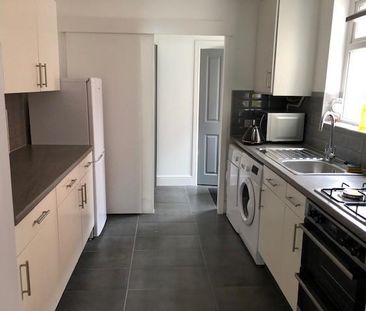 1 bedroom in a house share to rent - Photo 5