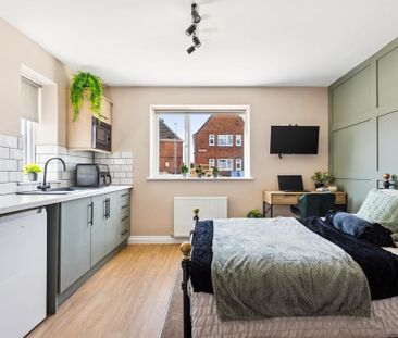 1 bedroom in a house share to rent - Photo 2