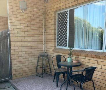 Two Level, Two Bedroom Unit Close to CBD - Photo 4
