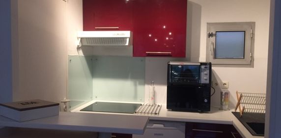 Location Appartement 2 pièces 40m² BORDEAUX 33300 - Photo 2