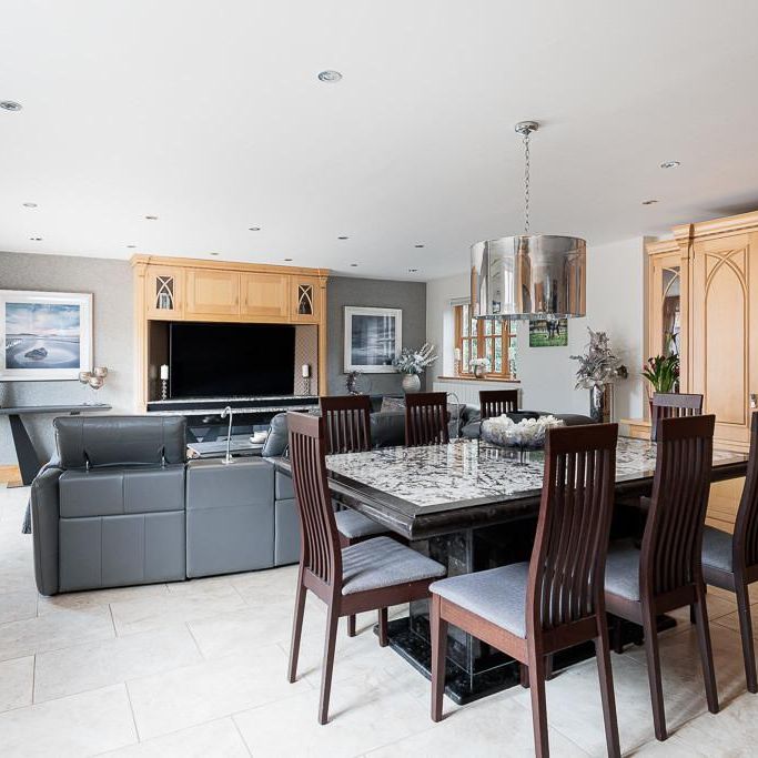 4 bedroom barn conversion to rent - Photo 1