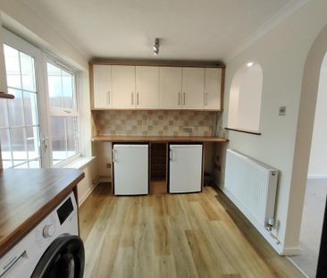 2 bedroom terraced house to rent - Photo 6