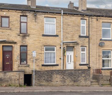 2 bed terraced house to rent in Catherine Street, Elland - Photo 2