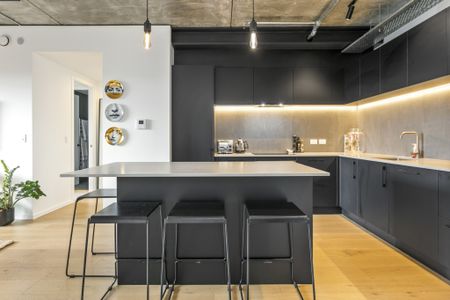 Modern Luxury - Unbeatable Location - Photo 5