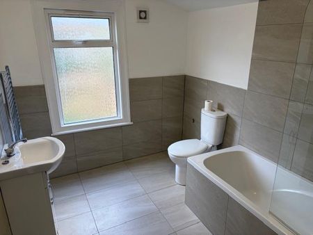 2 bedroom terraced house to rent - Photo 3