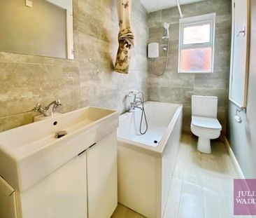 2 bedroom semi-detached house to rent - Photo 3
