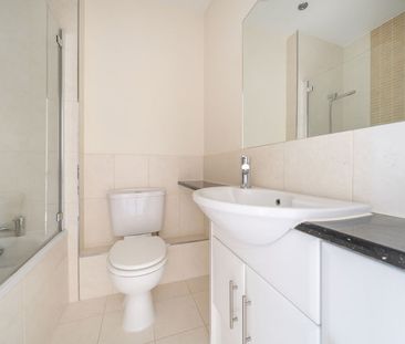 Woodland Gardens, Hindhead, Surrey, GU26 - Photo 2