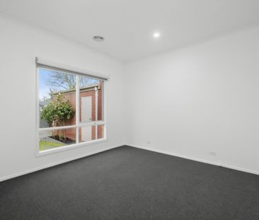 Renovated 3 Bedroom Townhouse in Great Location - Photo 4