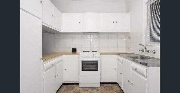 Find balance: where coastal ease meets everyday convenience - Photo 1