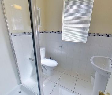 5 bedroom end of terrace house to rent - Photo 4