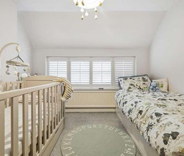 Smarts Lane, Loughton, IG10 - Photo 1