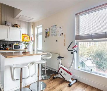 4 bedroom flat to rent - Photo 6