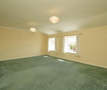 2 bedroom Flat To Let - Photo 6