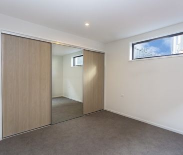 NEAR NEW spacious 2 bedroom townhouse in the city! - Photo 5